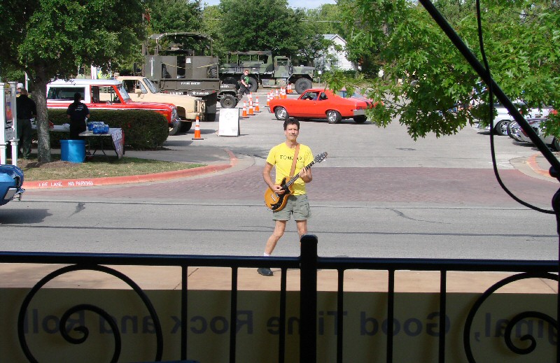 LEANDERCARSHOWsoundcheck (160K)